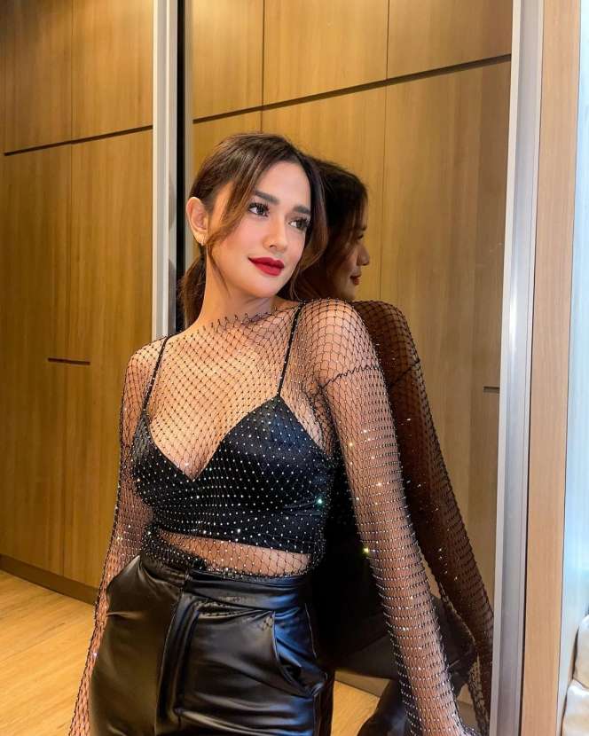 Potret Andi Annisa Wanita yang Diduga Jadi Selingkuhan Fandy Christian Usai Chat Mesra Terbongkar, Sosoknya Sontak Jadi Sorotan!