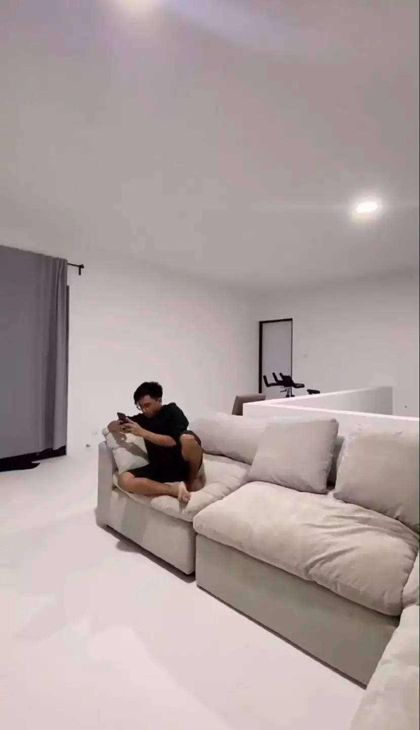 Jarang Muncul di Layar Kaca, Brandon IMB Rupanya Memiliki Rumah Mewah, Ini Potretnya