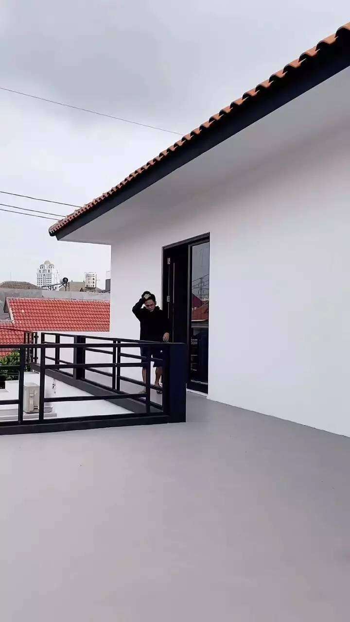 Jarang Muncul di Layar Kaca, Brandon IMB Rupanya Memiliki Rumah Mewah, Ini Potretnya