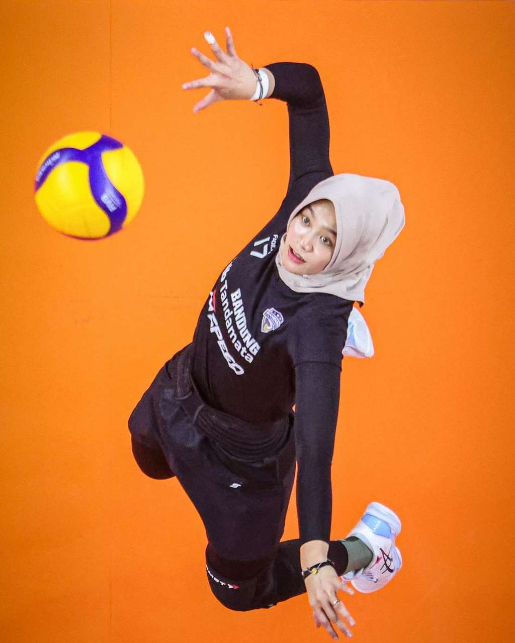 Potret Wilda Siti Nurfadhilah Kapten Timnas Voli Putri Indonesia di SEA Games 2023 yang Curi Perhatian Dunia!