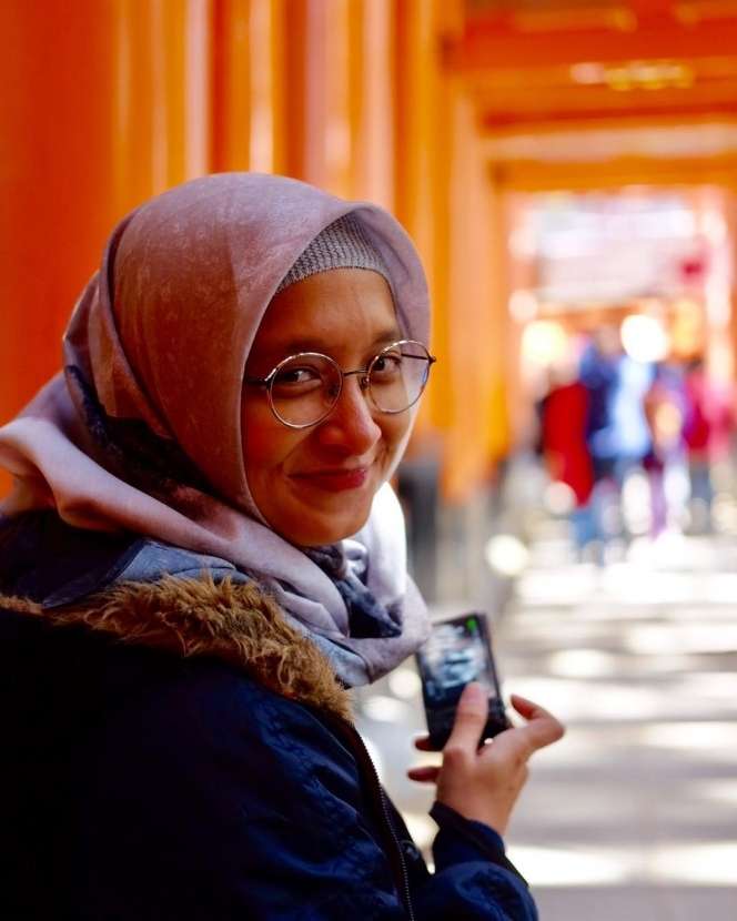 Adu Gaya Istri Duta VS Erros Sheila On 7 yang Jarang Tersorot, Penampilannya Curi Perhatian, Adem Banget Lihatnya! 