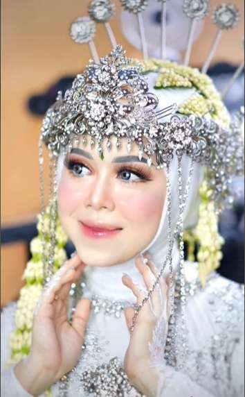 Hasil Makeup Pengantin Wanita dengan Adat Sunda Ini Malah Bikin Salah Fokus, Disebut Mirip Lesty Kejora Saat Nikah!
