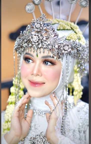 Hasil Makeup Pengantin Wanita dengan Adat Sunda Ini Malah Bikin Salah Fokus, Disebut Mirip Lesty Kejora Saat Nikah!