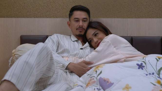 10 Potret Adegan Mesra Fandy Christian & Andi Annisa di Sinetron, Netizen: Terlalu Mendalami Peran!