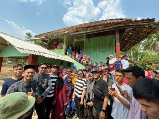 Potret Perbandingan Rumah Para Asisten Artis di Kampung Halaman, Punya Sus Rini Bikin Melongo!