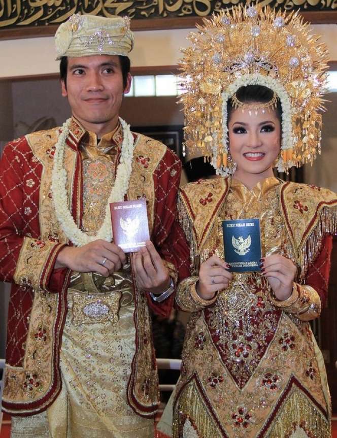 Potret Perjalanan Cinta Desta dan Natasha Rizki, Tiba-tiba Gugat Cerai