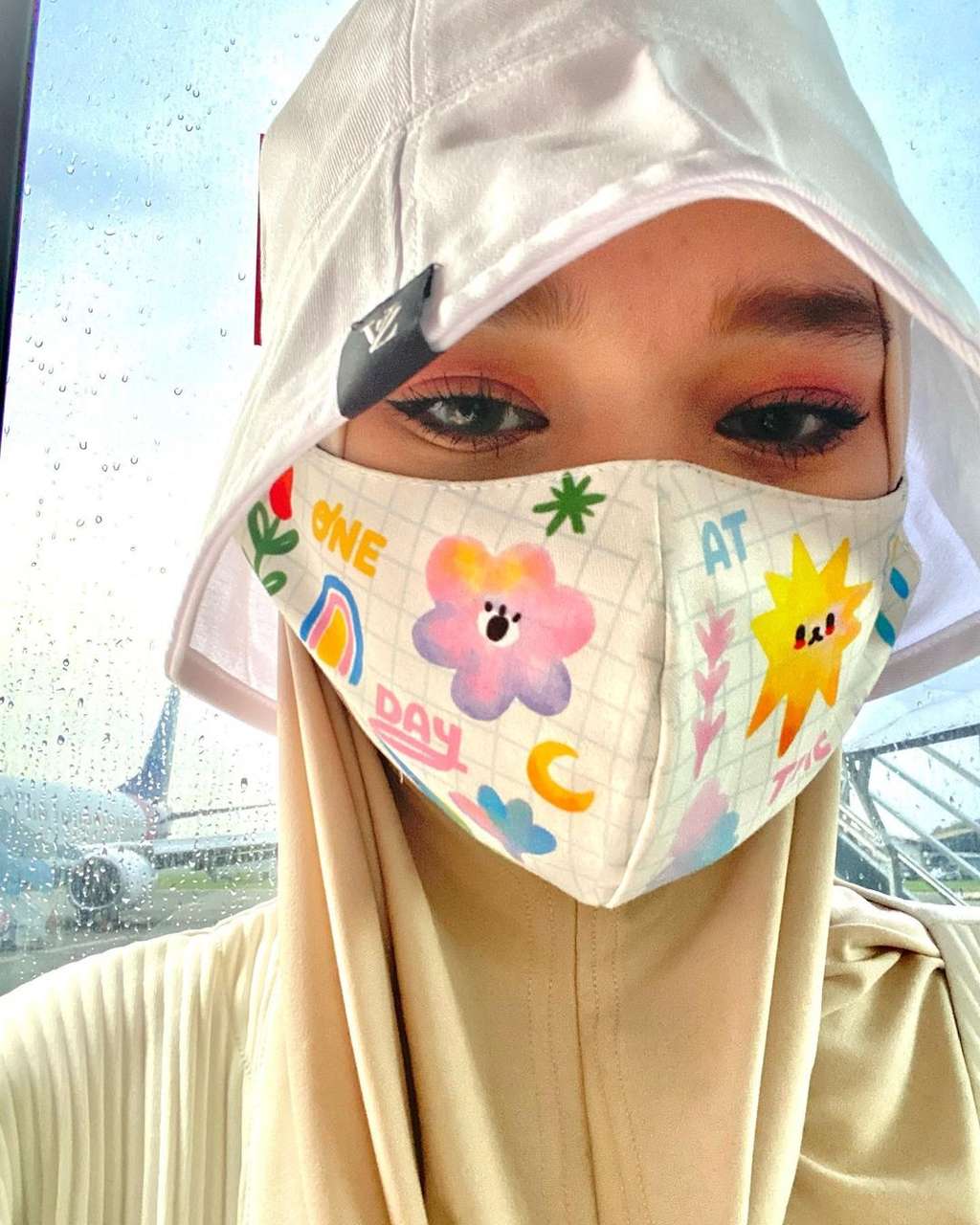 Potret Inara Rusli Putuskan Lepas Cadar Untuk Nafkahi Anak, Netizen: `Masyallah Parasnya Cantik Banget Bak Bidadari Turun ke Bumi`
