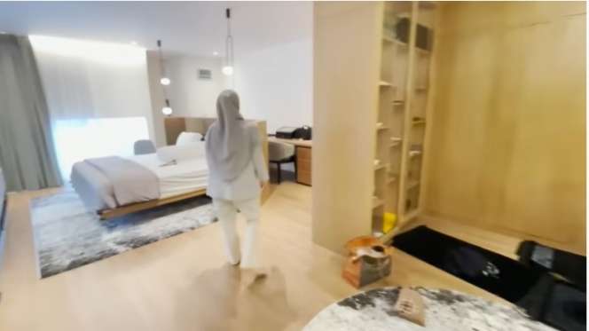 Baru Ditempati Satu Tahun, Inilah Potret Rumah Baru Desta dan Natasha Rizky yang Usung Konsep Monokrom, Kini Pernikahannya di Ujung Tanduk!