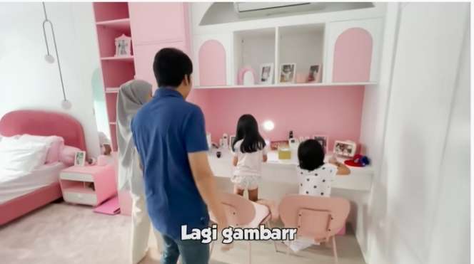 Baru Ditempati Satu Tahun, Inilah Potret Rumah Baru Desta dan Natasha Rizky yang Usung Konsep Monokrom, Kini Pernikahannya di Ujung Tanduk!