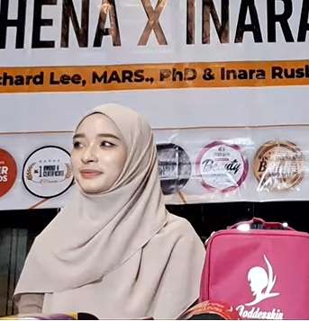 10 Potret Inara Rusli Setelah Lepas Cadar demi Hidupi Anak-Anak, Kecantikannya Dipuji Spek Bidadari