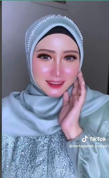 Transformasi Makeup Wanita Ini Sukses Bikin Syok, Hasilnya Beda Banget Bak Langit dan Bumi!