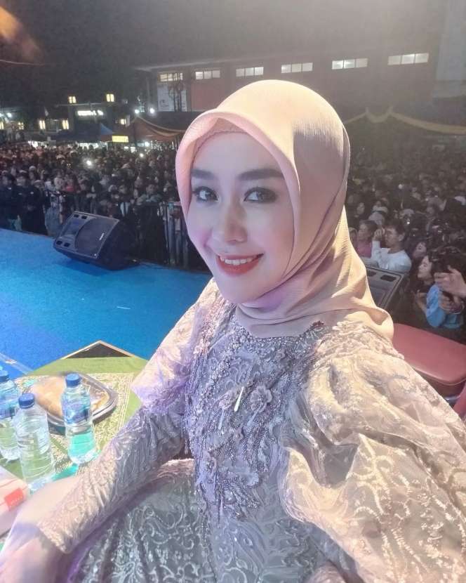 Potret Cantik Gita KDI yang Bantah Dinikahi Dedi Mulyadi Mantan Bupati Purwakarta