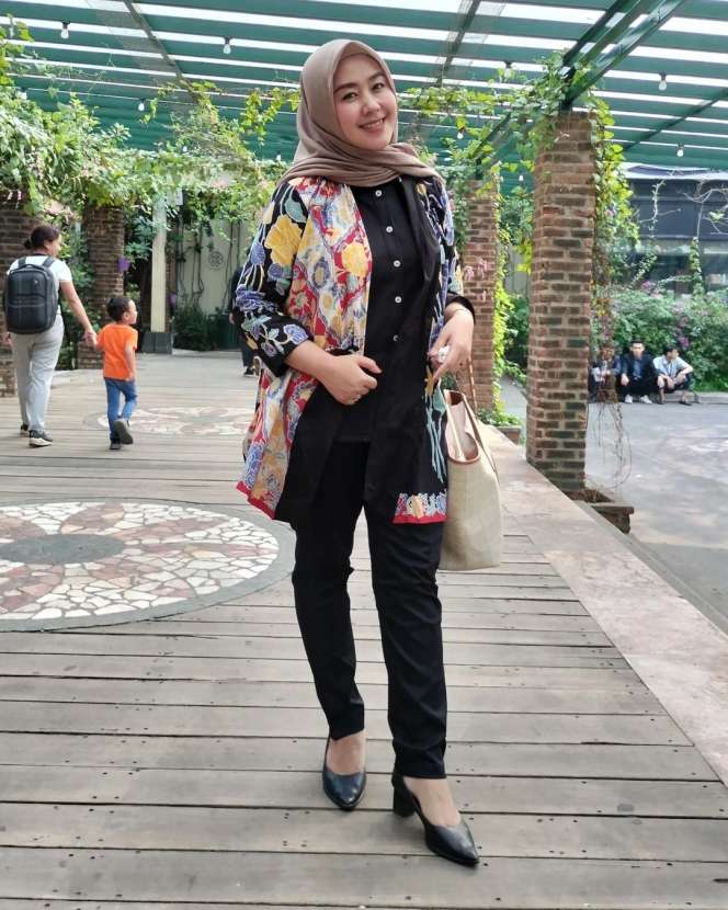 Potret Cantik Gita KDI yang Bantah Dinikahi Dedi Mulyadi Mantan Bupati Purwakarta