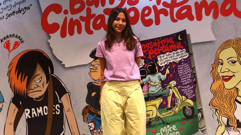 Kisah Cinta Pertama Adinda Thomas Dibikin Komik