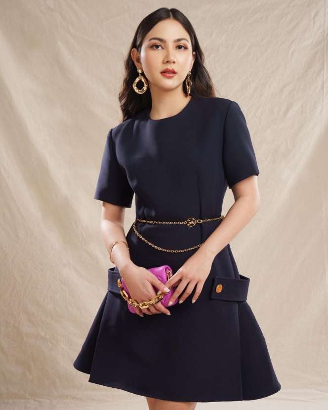 Adu Gaya Jessica Mila VS Enzy Storia, Dua Sahabat yang Nikah di Bulan yang Sama!