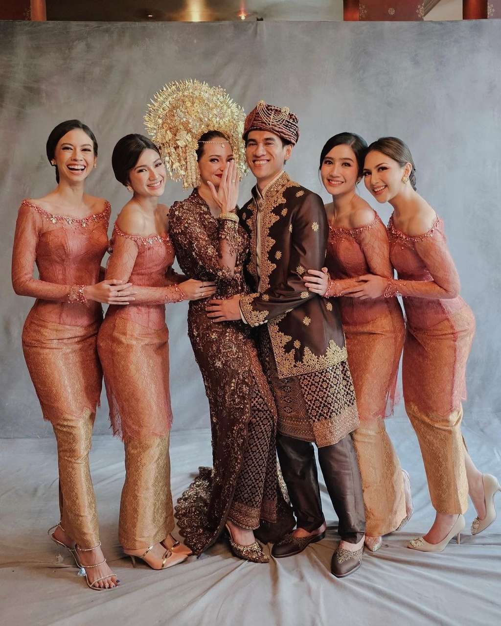 10 Potret Enzy Storia dan Para Bridesmaid, Jessica Mila Paling Disorot, Tak Kalah Cantik dari Pengantin!
