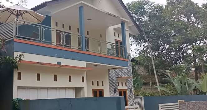 Potret Rumah Mewah di Tengah Desa Seharga Rp1 Miliar, Ternyata Ini Profesi Sang Pemilik…
