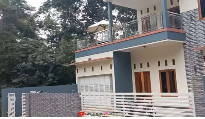 Potret Rumah Mewah di Tengah Desa Seharga Rp1 Miliar, Ternyata Ini Profesi Sang Pemilik…