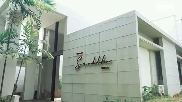 10 Potret Rumah Baru Cinta Laura Seluas 3 Hektar, Super Mewah & Modern, Bak Hunian di Masa Depan!
