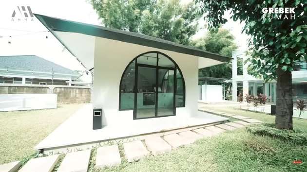 10 Potret Rumah Baru Cinta Laura Seluas 3 Hektar, Super Mewah & Modern, Bak Hunian di Masa Depan!