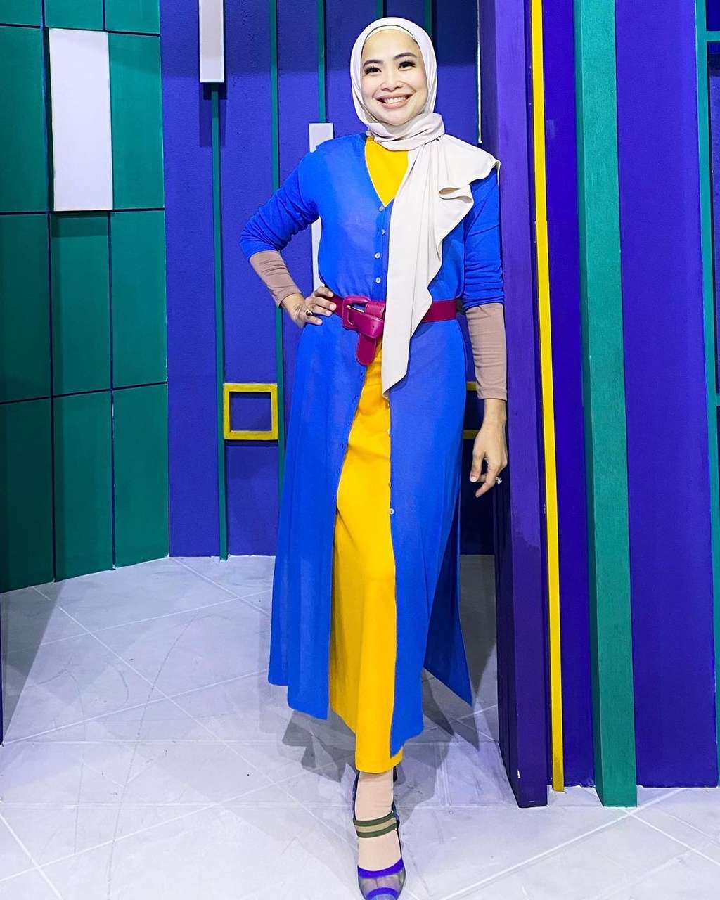 Potret Feni Rose Berhijab, Mantap Hijrah usai Ngobrol dengan Sosok Ini