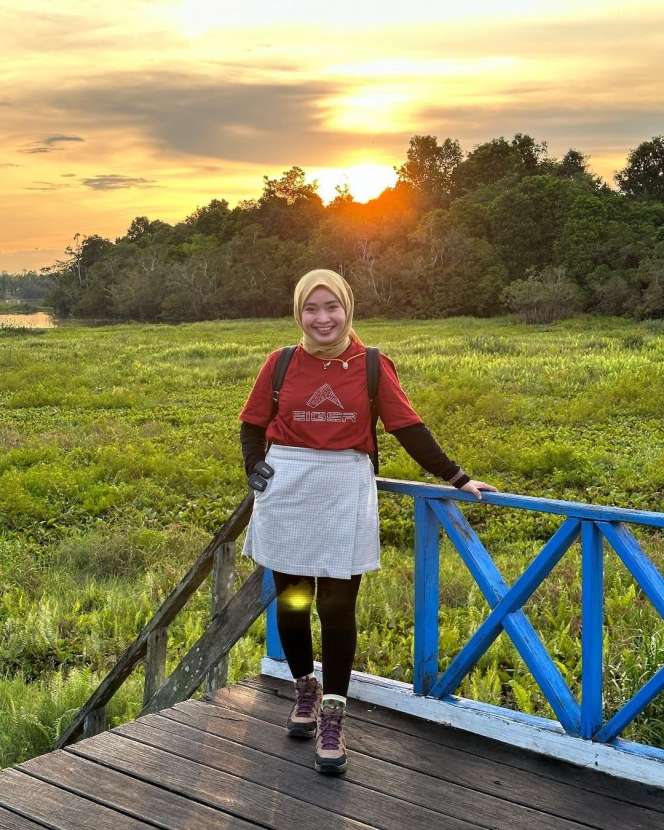 Potret Tiktoker Asrinda Basri, Dulunya Tinggal di Rumah Kayu Kini Sukes Punya Mobil dan Renovasi Rumah