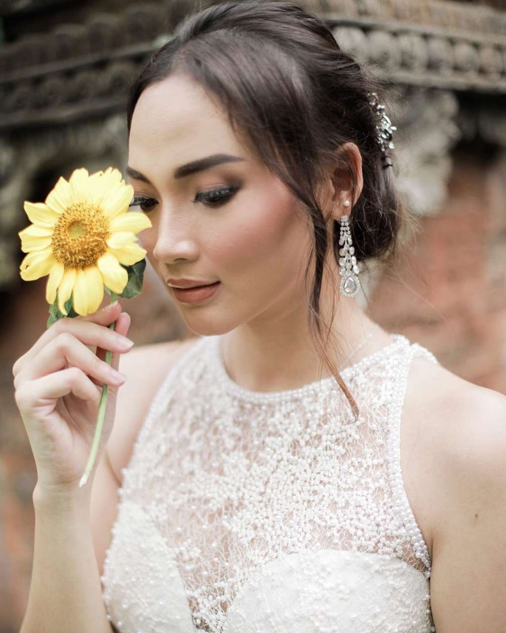 Potret Lycie Joanna Puteri Indonesia Intelegensia 2019 yang Dihujat Usai Jadi Calo Jual Tiket Coldplay, Bangga Follower Naik!