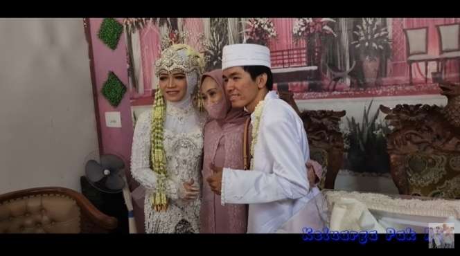 10 Potret Pernikahan Tiko & Kekasih, Dulu Viral Rawat Ibu Eny di Rumah Terbengkalai, Jumlah Mahar Curi Perhatian!