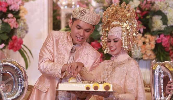 10 Adu Mewah Artis Nikah dengan Busana Minang, Enzy Storia Disebut Mirip Putri Kerajaan