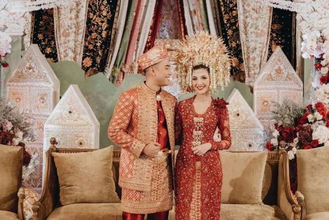 10 Adu Mewah Artis Nikah dengan Busana Minang, Enzy Storia Disebut Mirip Putri Kerajaan