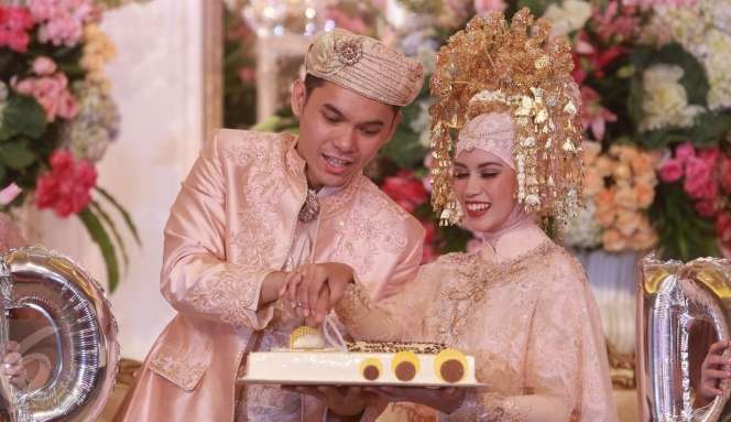 10 Adu Mewah Artis Nikah dengan Busana Minang, Enzy Storia Disebut Mirip Putri Kerajaan