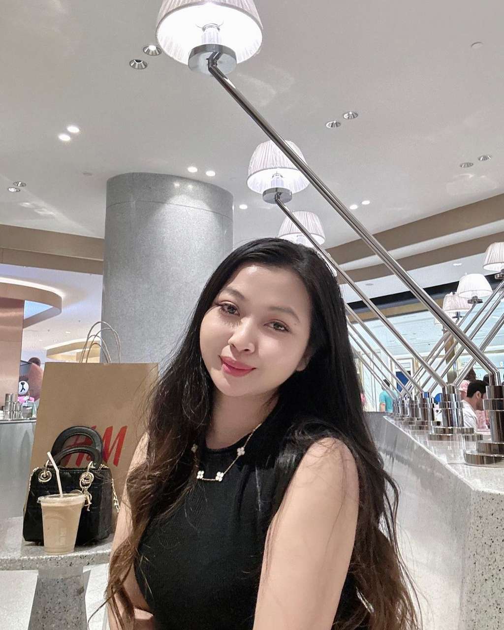 Potret Dua Wanita Cantik Asal Kamboja Yang Viral di SEA Games 2023, Ada yang Disenyumin Marselino Ferdinan, Auto Salting!