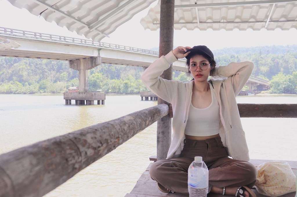 Potret Dua Wanita Cantik Asal Kamboja Yang Viral di SEA Games 2023, Ada yang Disenyumin Marselino Ferdinan, Auto Salting!