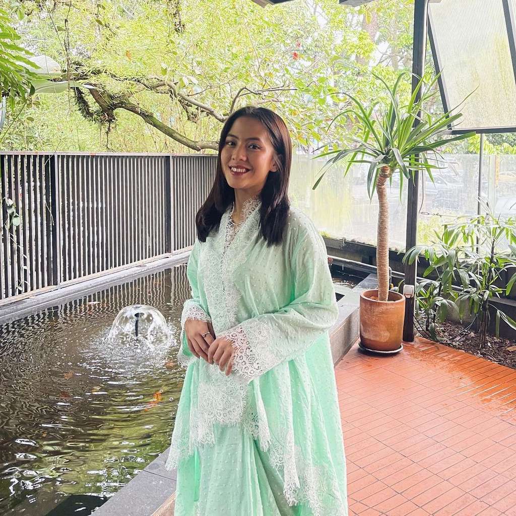 10 Adu Gaya Rebecca Klopper VS Adhisty Zara, Sama-Sama Kena Skandal Video Panas, Siapa Lebih Hot?