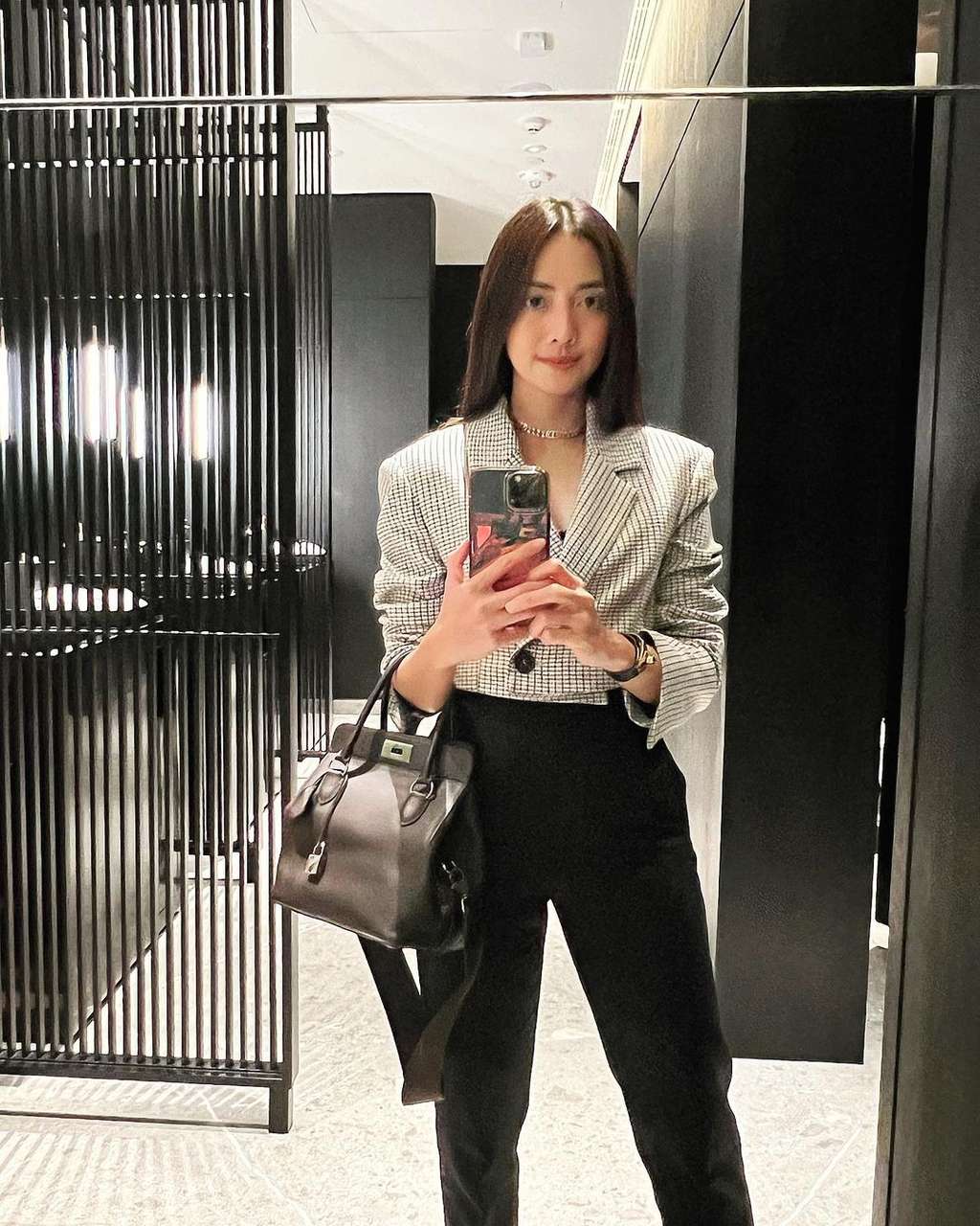 10 Adu Gaya Dhena Devanka VS Ririn Dwi Ariyanti, Dituding Pelakor yang Rebut Jonathan Frizzy, Mana Lebih Cantik?