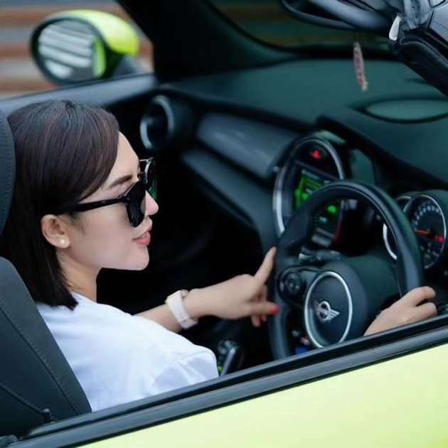 10 Adu Gaya Dewi Persik VS Calon Istri Angga Wijaya, Akan Segera Menikah, Ternyata Kalangan Sosialita?
