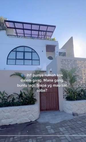 Rumah Dihina Karena di Gang Buntu, Ternyata Penampakannya Bikin Takjub, Bak Istana di Dunia Fantasi, Lihat 8 Potretnya