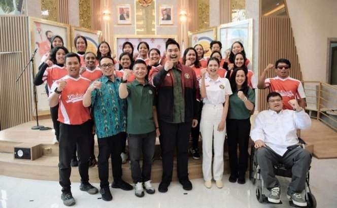 Kini Berprofesi Sebagai Staf Kemenpora, Gaya Stylish Mikha Tambayong Saat Ngantor Jadi Sorotan