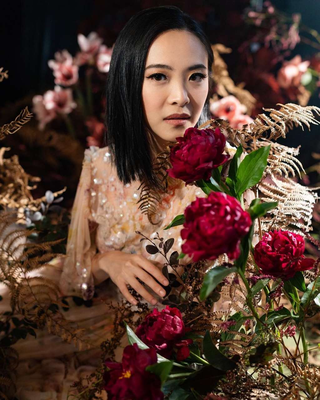 Potret Debbie Laurencia Ikut Jejak Suami Rancang Busana Deretan Artis Ternama