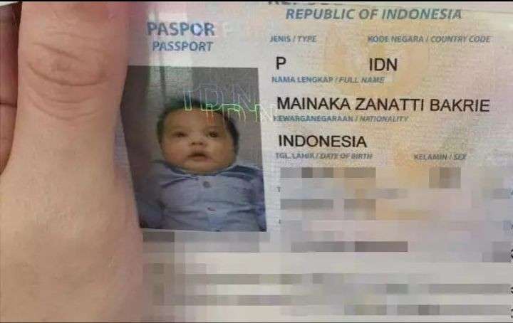 10 Foto Paspor Artis Indonesia yang Terekspos, Nana Mirdad Trending Topik Saking Sempurnanya!