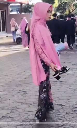 Viral Cewek Tomboy Dipaksa Dandan Ala Wanita, Hasilnya Malah Cantik Banget, Bak Putri Keraton!