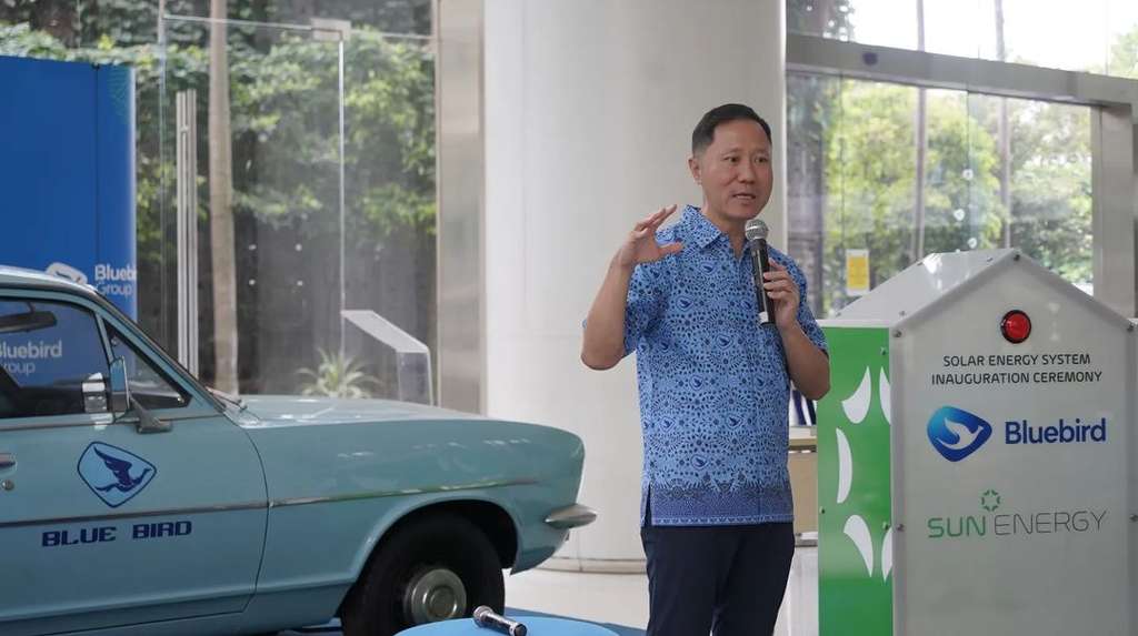Potret Sigit Djokosoetono Bos Blue Bird Blusukan Jadi Sopir Taksi, Ikut Mangkal dan Bawa Penumpang!