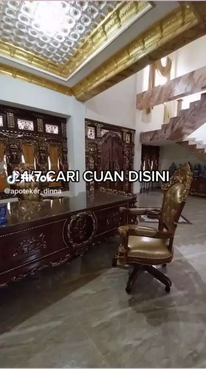 Viral Rumah Bak Istana di Gang Sempit Penuh Lumut, Bagai Surga Tersembunyi, Interior Serba Emas, Ini Potretnya