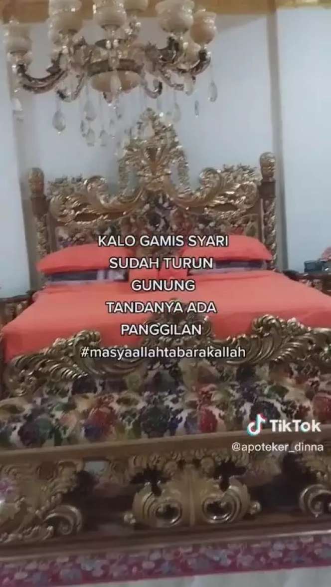 Viral Rumah Bak Istana di Gang Sempit Penuh Lumut, Bagai Surga Tersembunyi, Interior Serba Emas, Ini Potretnya
