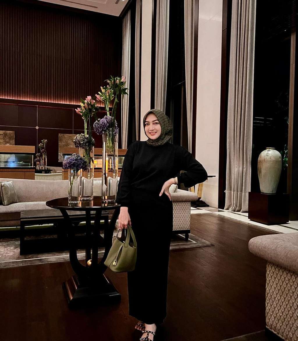 Deretan Mantan Istri Seleb Pria yang Jarang Tersorot, Ada yang Berpenampilan ABG