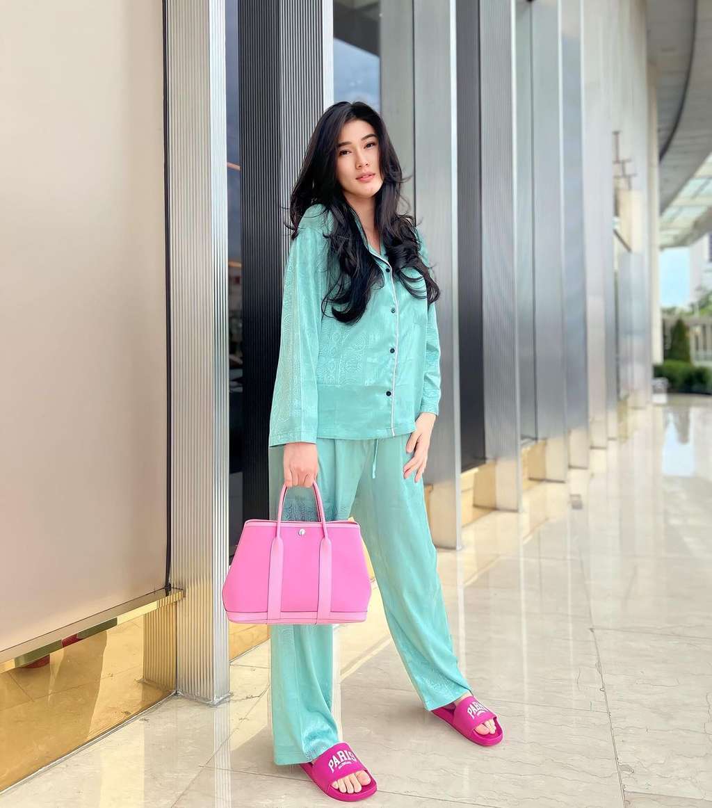 Deretan Mantan Istri Seleb Pria yang Jarang Tersorot, Ada yang Berpenampilan ABG