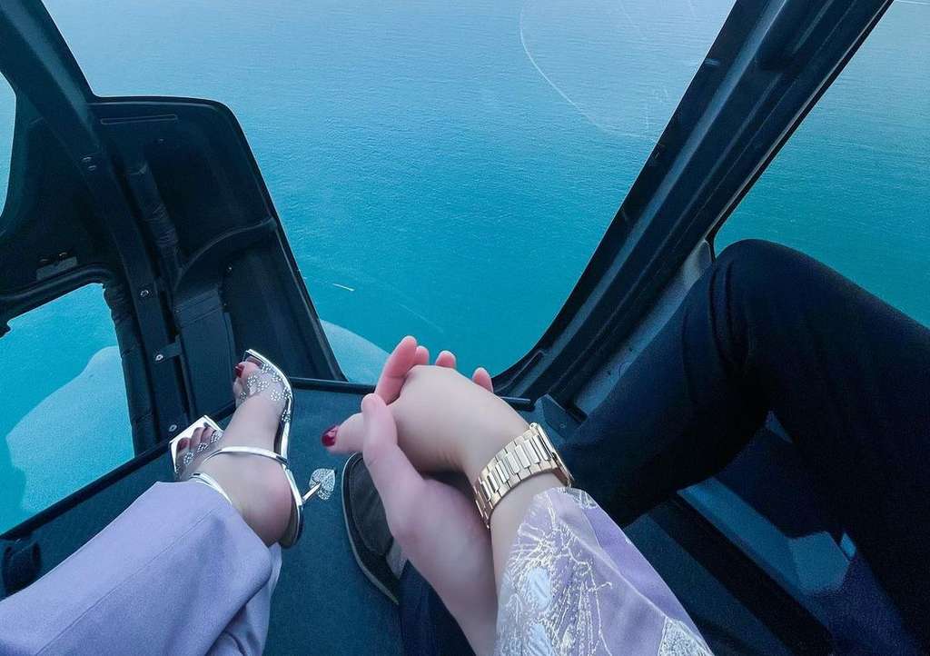 Potret Liburan Mahal ala Syahrini, Naik Helikopter Private Keliling Dubai