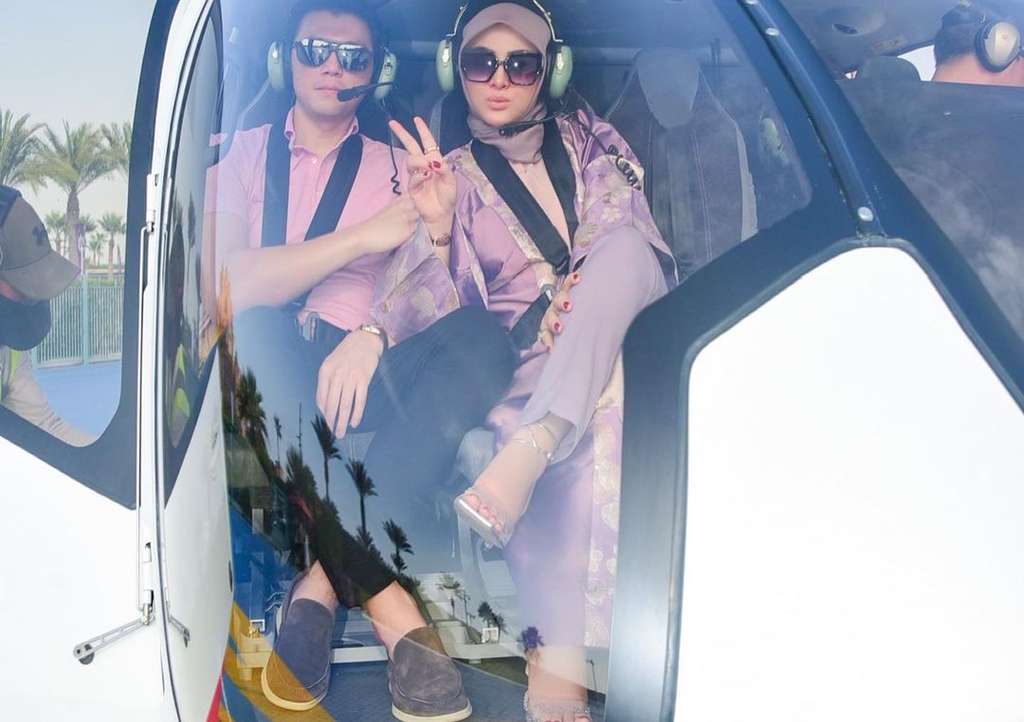Potret Liburan Mahal ala Syahrini, Naik Helikopter Private Keliling Dubai