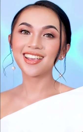 Wanita Polos Ini Dirias MUA ala Artis, Hasilnya Diluar Dugaan, Ternyata Mirip Penyanyi Terkenal!
