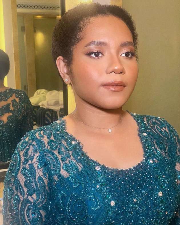 Potret Casey Paquita Adik Enzy Storia yang Jadi Sorotan